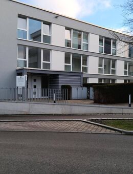 Helle 1 Zimmer-Wohnung im betreuten Wohnen - Eningen (Achalm)