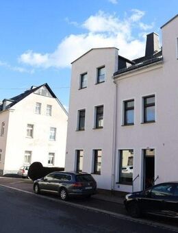 Hübsche 2-Raum-Wohnung in ruhiger Seitenstrasse ! - Oelsnitz (Erzgebirge)