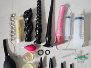 Sextoy-Sammlung gebraucht (Analplugs, Spritzen, Liebeskette, Analdusche) - Aschaffenburg