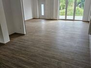Schöne, große 2 Zimmer-Wohnung Erstbezug nach Sanierung - Eisenberg (Pfalz)