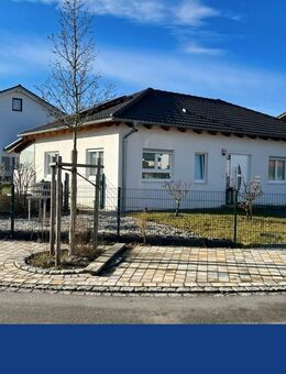 Modernes Wohnen im Bungalow: Komfort und Gartenidylle genießen ! - Otzing