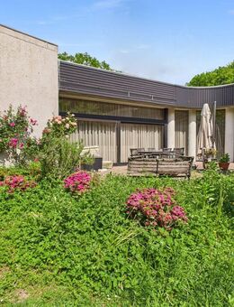 Individuelles Wohnen im Wohntrakt einer ehemaligen Fabrikantenvilla in Langenbroich! - Kreuzau