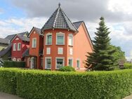 REH mit imposanten Erker, Kamin, Terrasse & gepflegtem Grundstück im ruhigen Wohngebiet - Gnoien