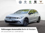VW Golf, 1.5 TSI VIII Active, Jahr 2022 - Berlin