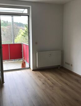 1 Raum Wohnung, Küche, Abstellraum, Flur (WE 16) mit Balkon in 08606 Oelsnitz - Oelsnitz