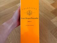 Veuve Clicquot Brut Champagner mit Geschenkverpackung – ungeöffnet & gut erhalten - Tegernsee