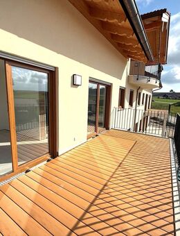 Erstbezug: attraktive 3-Zimmerwohnung mit Aufzug, TG und Bergblick - Schonstett