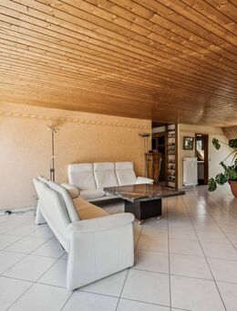 Stilvolle DG-Wohnung mit Loggia am Feldrand in Ludwigsburg - Ludwigsburg