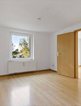 Licht & Ruhe - schöne 3-Raum-Wohnung mit Gartenmitbenutzung - Halle (Saale)