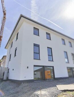 / Exklusive Doppelhaushälfte- nur noch die rechte Seite verfügbar! - Sundern (Sauerland)