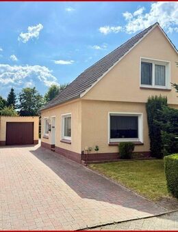 *Charmantes, renoviertes Einfamilienhaus mit Garage & großem Grundstück, Dach Dämmung & Heizung 2008* - Weener