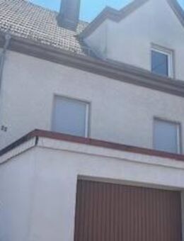 ruhig gelegenes Zweif.-Haus in einer beliebten Wohngegend in Neunkirchen - Neunkirchen (Saarland)