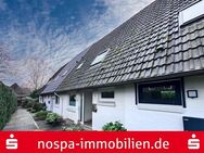 Gepflegtes und voll unterkellertes Reihenmittelhaus mit Terrasse und PKW-Stellplatz - Flensburg