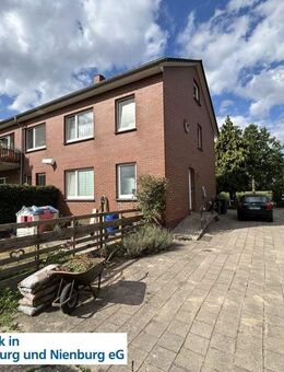 Zweifamilienhaus in nahezu Alleinlage (vermietet) - Heemsen