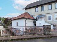 Für Ihre große Familie: Renovierungsbedürftiges Einfamilienhaus in zentraler Ortslage von Schmalnau - Ebersburg