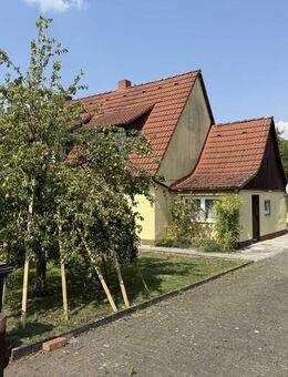 Gartenfreunde aufgepasst! Charmante Doppelhaushälfte mit großem Garten - Ihr neues Zuhause mit Potential - Nürnberg