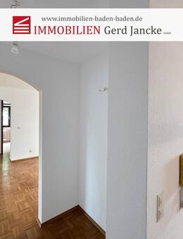 Baden-Baden, sehr gut geschnittene 4-Zimmer-Wohnung mit zwei Balkonen u. TG-Stellplatz! - Baden-Baden