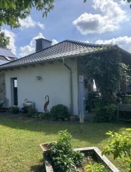 **Hier werden Sie sich wohlfühlen** Modernes Einfamilienwohnhaus mit Garten in zentraler Lage von Homberg-Efze - Homberg (Efze)
