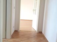 2-Raum-Wohnung im DG mit EBK/ Balkon/ Stellplatz in Dessau-Nord - Dessau-Roßlau