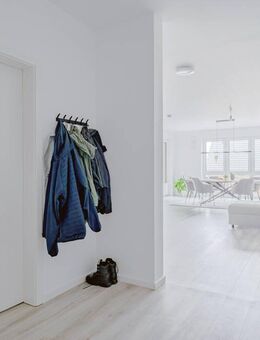 Neuwertige Vierzimmerwohnung mit Balkon und TG-Stellplatz in Neetze - Neetze