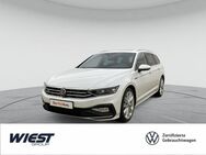 VW Passat Variant, 2.0 TDI Elegance R-Line view IQ DRIVE H&K, Jahr 2022 - Bensheim