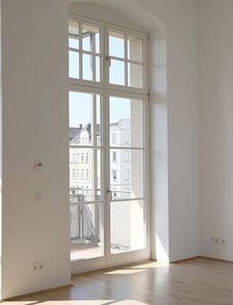 * Wohnen im Schulgebäude | 4 Zimmer-Wohnung | separate Küche | 2 Bäder | Fußbodenheizung | 07/25 * - Chemnitz