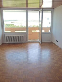 Preisgünstige und Barriere freie 3 Zimmer Wohnung mit Balkon und Stellplatz in gepflegter Anlage - Taunusstein