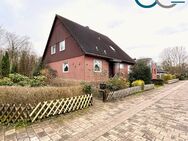 Gemütliches Einfamilienhaus in ansprechender Wohnlage mit großem Garten, Teich und Garage! - Nienburg (Weser)