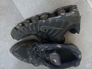 Stark abgenutzte Nike Shox - Flensburg