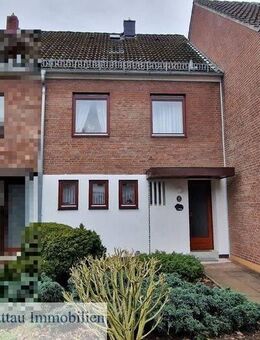 G 17 AUMUND- großzügiges Reihenmittelhaus -versetzt- in ruhiger Lage mit einer Garage - Bremen
