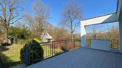 MODERNES REH IM BUNGALOW-STIL MIT GARTEN UND CARPORT IN BELIEBTER LAGE