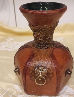 Dekanter oder Vase in Leder eingebunden - Köln