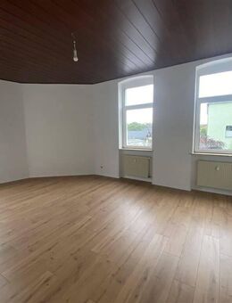 Wurzen* renovierte 4 Raum-Wohnung* Zentrumsnah* Tageslichtbad*Abstellkammer - Wurzen