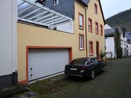 Großes Haus mit 200 qm Wohnfläche und Garage - Senheim