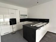 RS-Innenstadt Stilvoll sanierte 5-Zimmer-Maisonettewohnung mit Altbaucharme und EBK - Remscheid