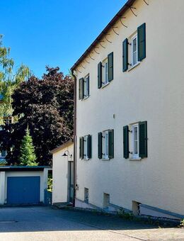 ZWEI MEHRFAMILIENHÄUSER MIT ENTWICKLUNGSPOTENZIAL IN BURGHAUSEN ! - EIGENNUTZUNG AUF 150 m² MÖGLICH - - Burghausen