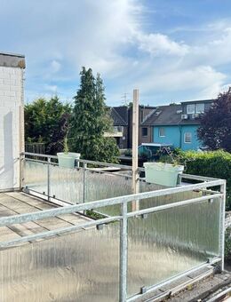 Traumhaftes Wohnen - 3-Zimmerwohnung mit Terrasse in ruhiger Lage. - Bergisch Gladbach