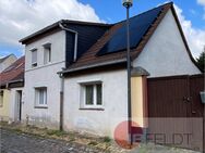 Der Anfang ist schon gemacht: Teilsaniertes Wohnhaus mit voll ausgebautem Dachgeschoss - Bitterfeld-Wolfen