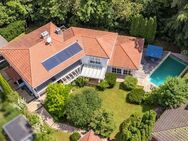 Elegante Familienvilla mit Pool, Holz-Blockhaus und Solarsystem in Traumlage - Gauting