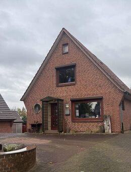 Charmantes Einfamilienhaus in Burg mit großzügigem Grundstück und modernisierter Ausstattung - Burg (Dithmarschen)