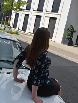 Suche bezahlte Jobs als (Gogo-)Tänzerin/ Model/ Kleindarstellerin/ Sängerin/... - Lörzweiler