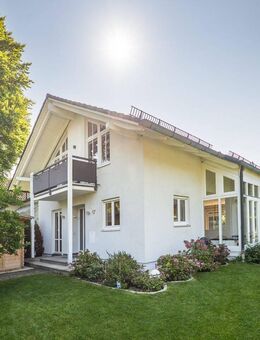 AIGNER - Wohnen auf höchstem Niveau: Exklusive Doppelhaushälfte in Bestlage Gräfelfings - Gräfelfing