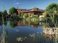 SPEKTAKULÄRER VIERSEITHOF IN IDYLLISCHER PARKLANDSCHAFT MIT BERGBLICK - Gstadt (Chiemsee)