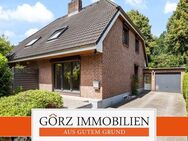 ** Reserviert* Modernisierte Doppelhaushälfte auf großem Grundstück mit Garage - Norderstedt