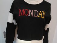 Longsleeve Gr. L mit Aufschrift Monday - Freilassing