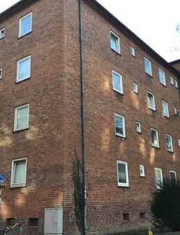 Ihr neues zu Hause? Sanierte Wohnung mit Holzdielen! - Kiel