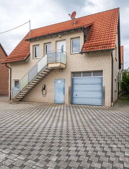 Autoliebhaber aufgepasst! Kleines EFH mit 2-Zimmern und großer Garage - Platz für 3 Autos! - Althengstett