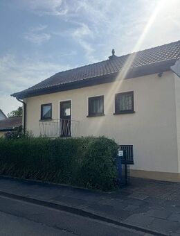 Bonn-Röttgen: Großzügiges Einfamilienhaus mit 6-Zimmern & Garten! - Bonn
