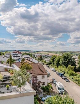 Grandiose Aussichten: 2-Zimmer-Dachgeschosswohnung mit XXL-Terrasse - Schwieberdingen