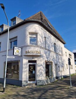 MG, zentrumsnah, sanierungsbedürftiges Haus mit Gewerbeeinheit, 3 Garagen, kpl. frei - Mönchengladbach